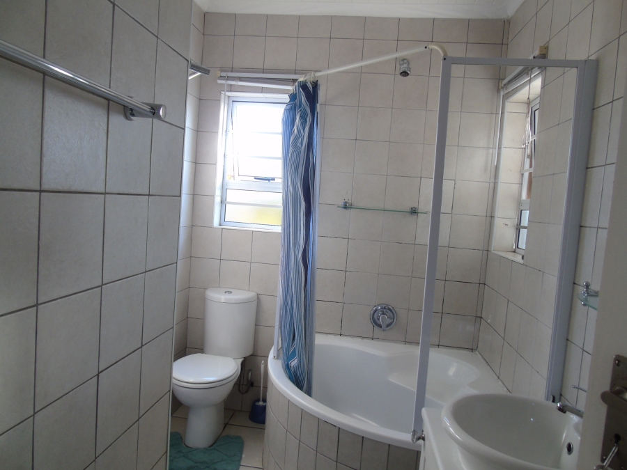 To Let 3 Bedroom Property for Rent in Beacon Bay Eastern Cape
